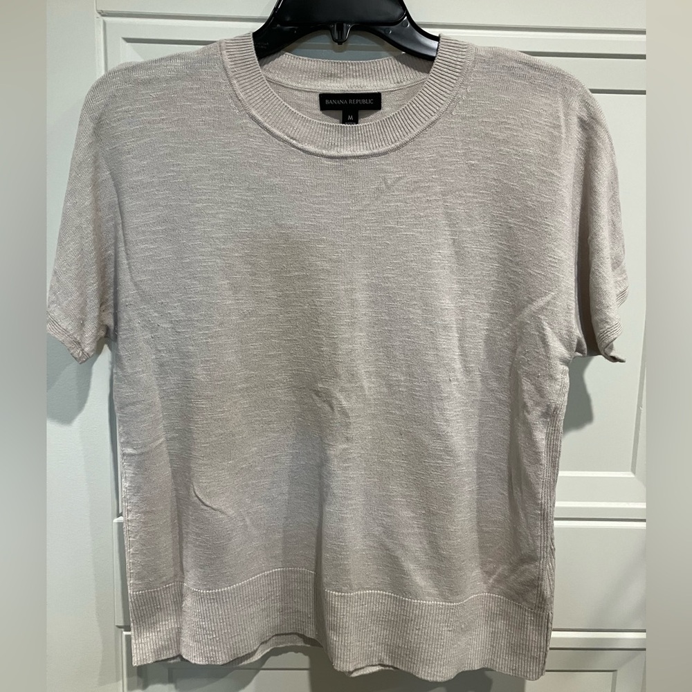 Banana Republic Women’s Light Tan Short Sleeve Sweater